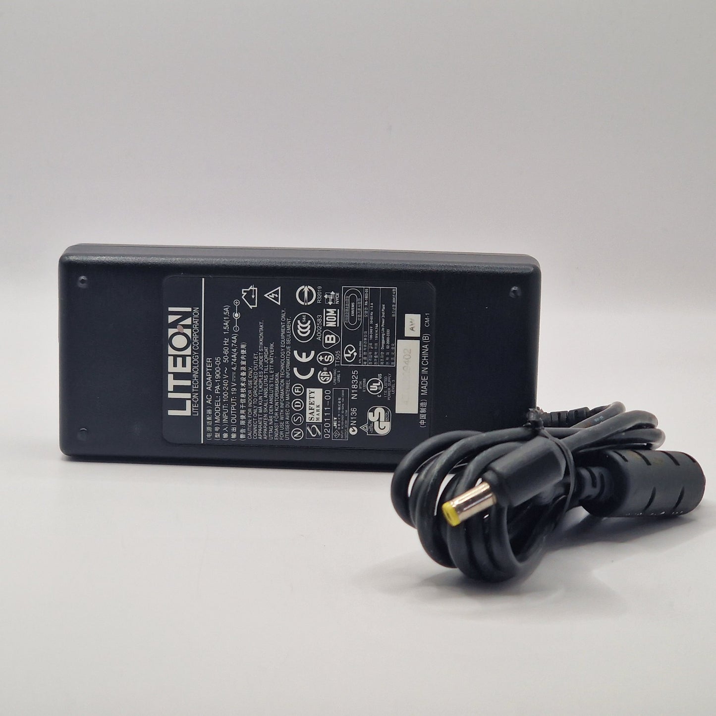 19V 4.74A 90W AC Genuine LITEON PA-1900-05 POWER CHARGER ADAPTER UK Yellow Tip - AVOLVE