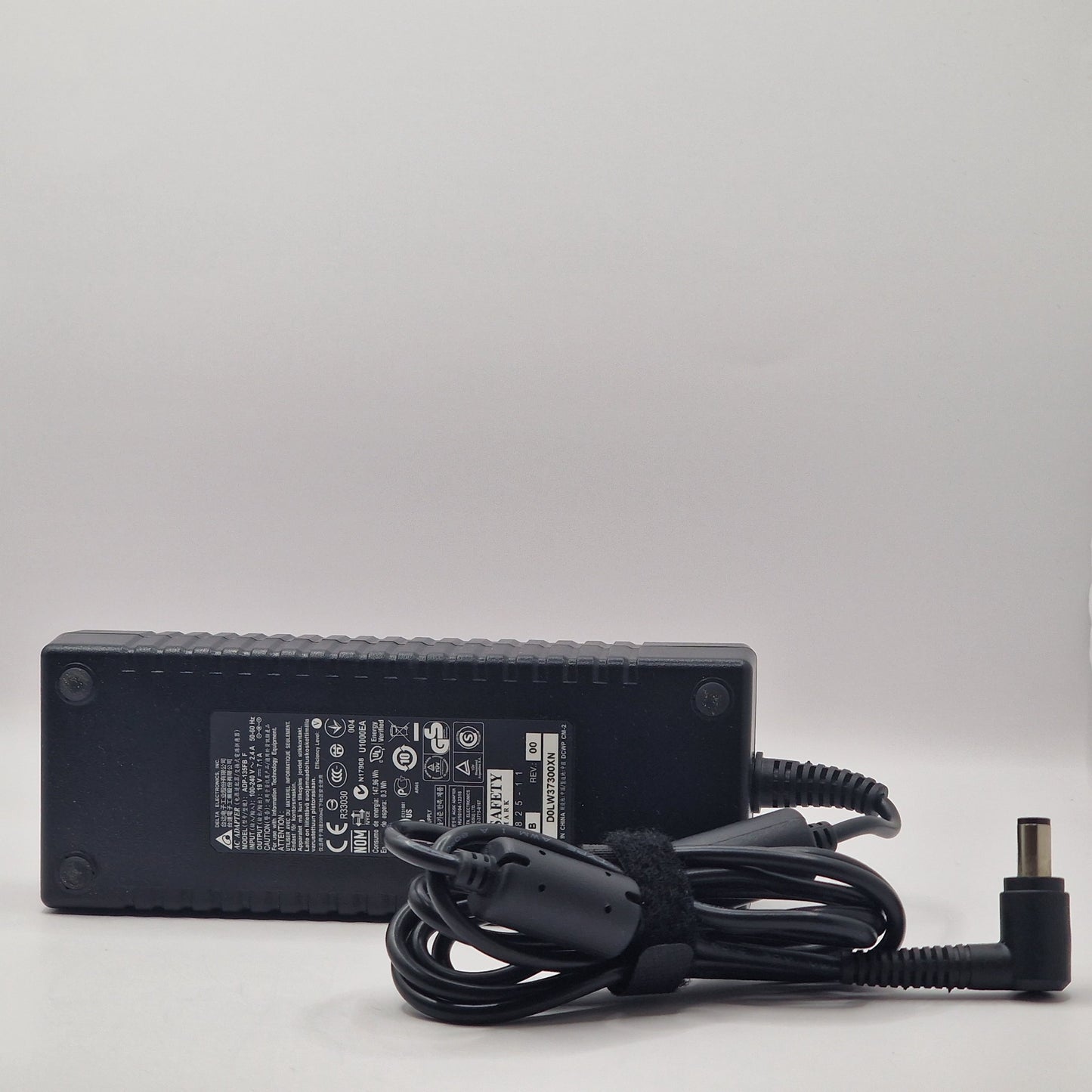 19V 7.1A 135W AC DELTA ADP-135FB F POWER CHARGER ADAPTER UK